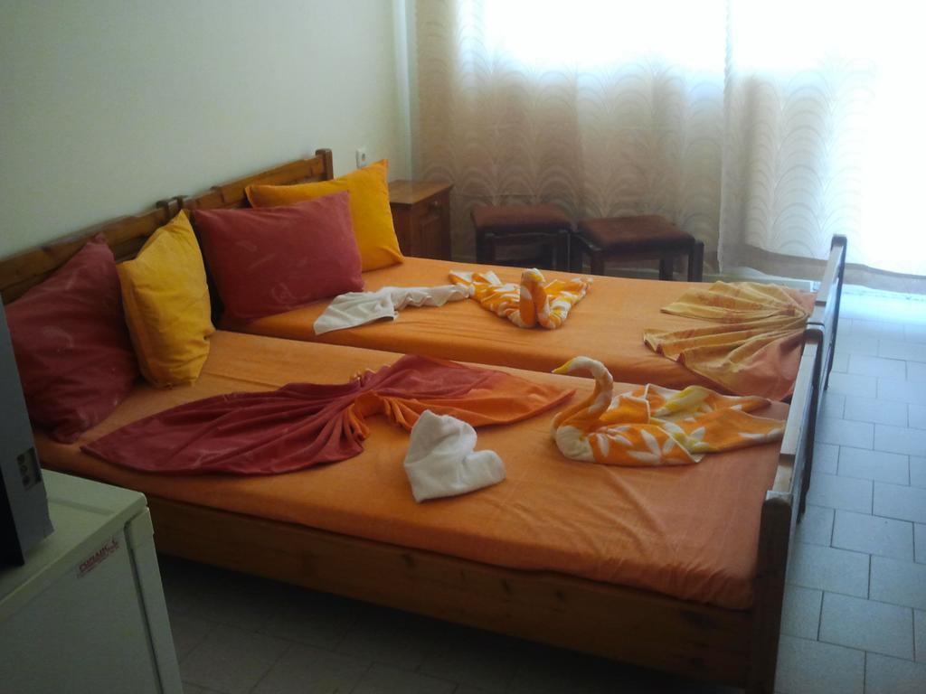 Hotel Strajica Lozenets Bilik gambar