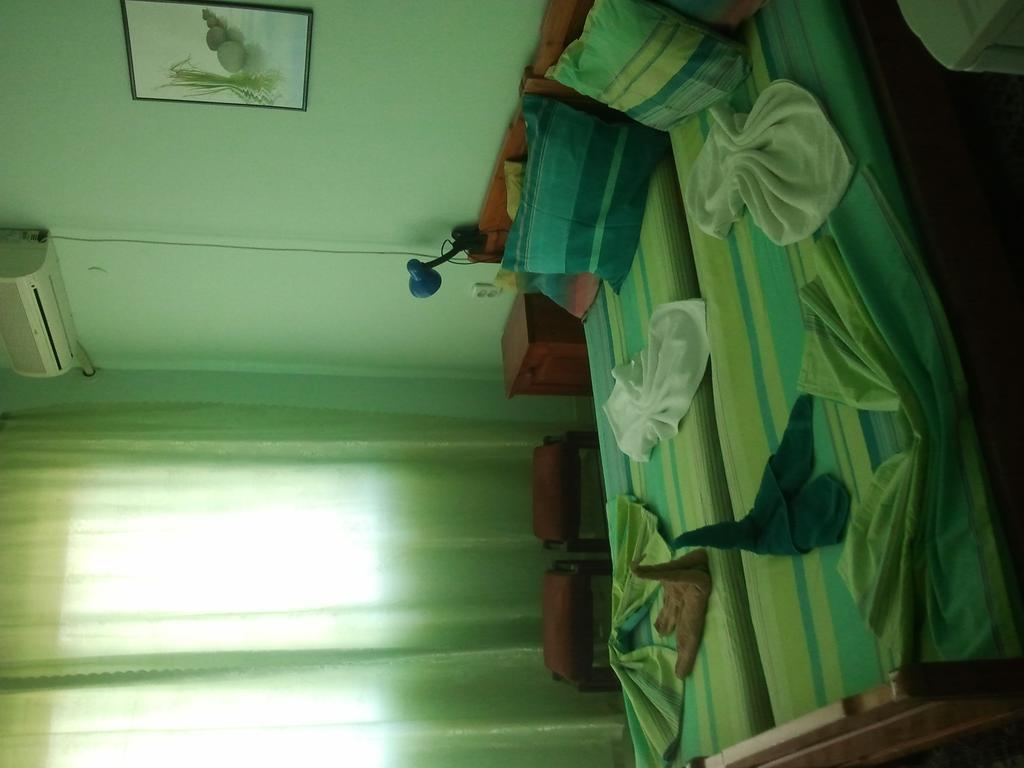 Hotel Strajica Lozenets Bilik gambar